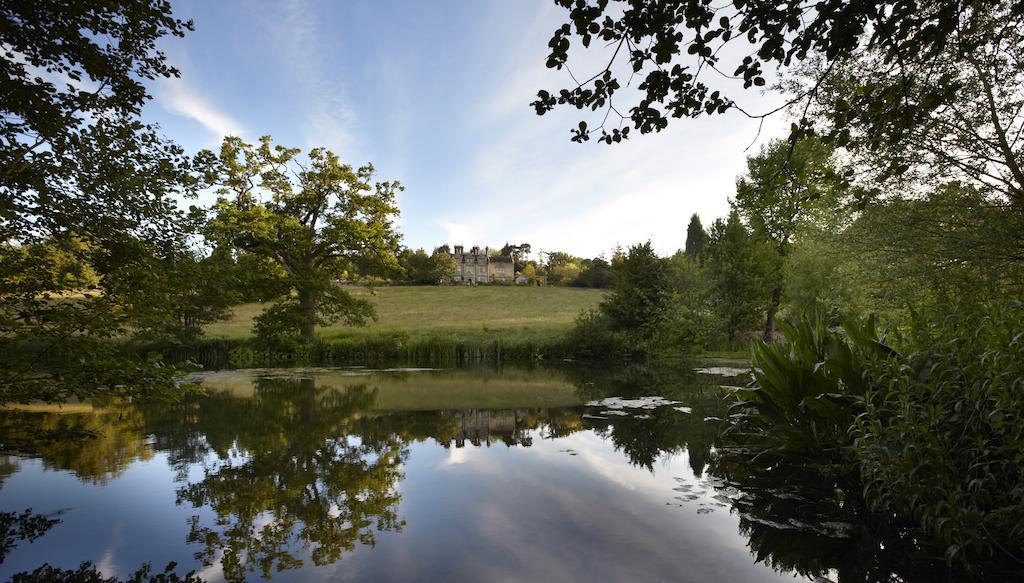 Hotel Gravetye Manor East Grinstead Esterno foto