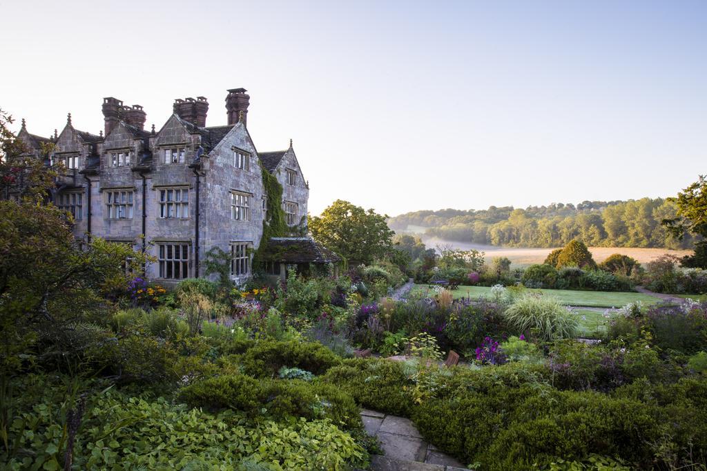 Hotel Gravetye Manor East Grinstead Esterno foto