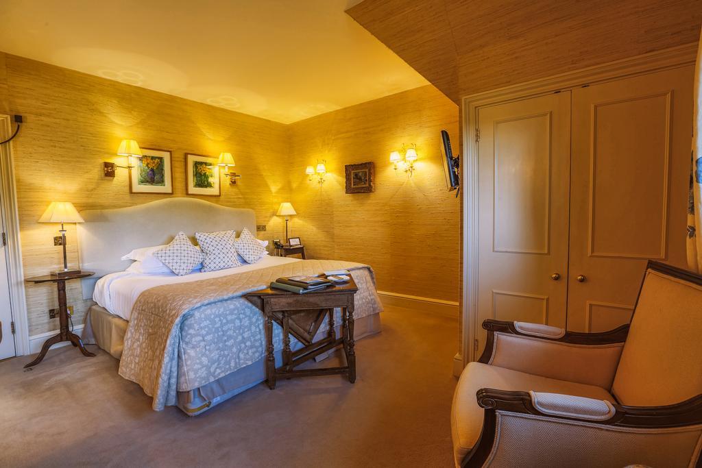 Hotel Gravetye Manor East Grinstead Esterno foto
