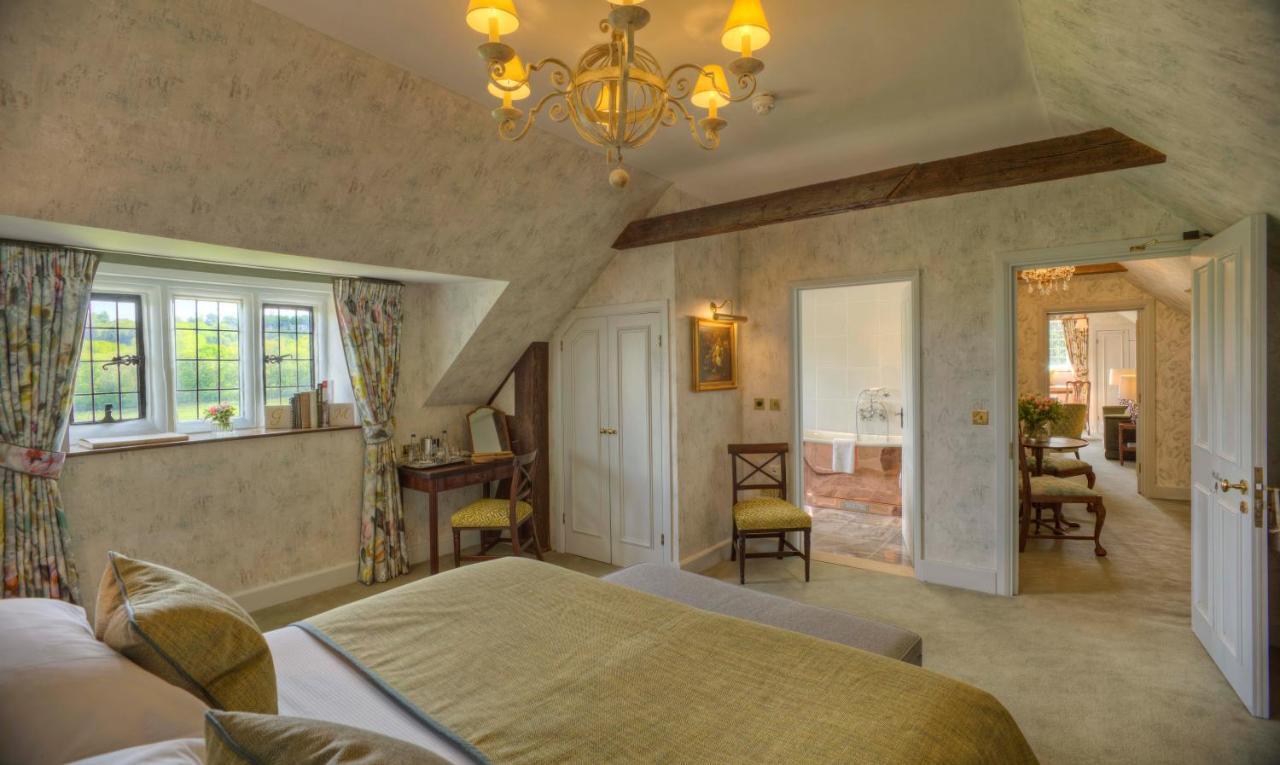 Hotel Gravetye Manor East Grinstead Esterno foto