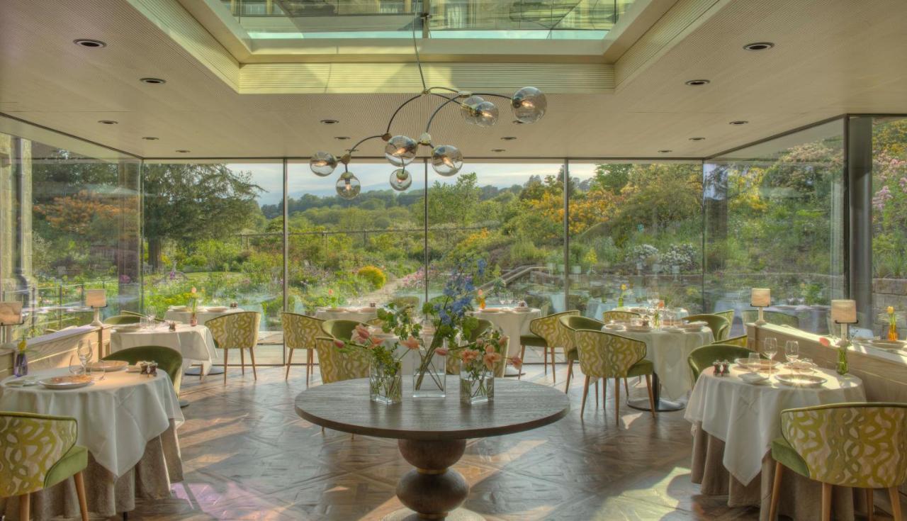 Hotel Gravetye Manor East Grinstead Esterno foto