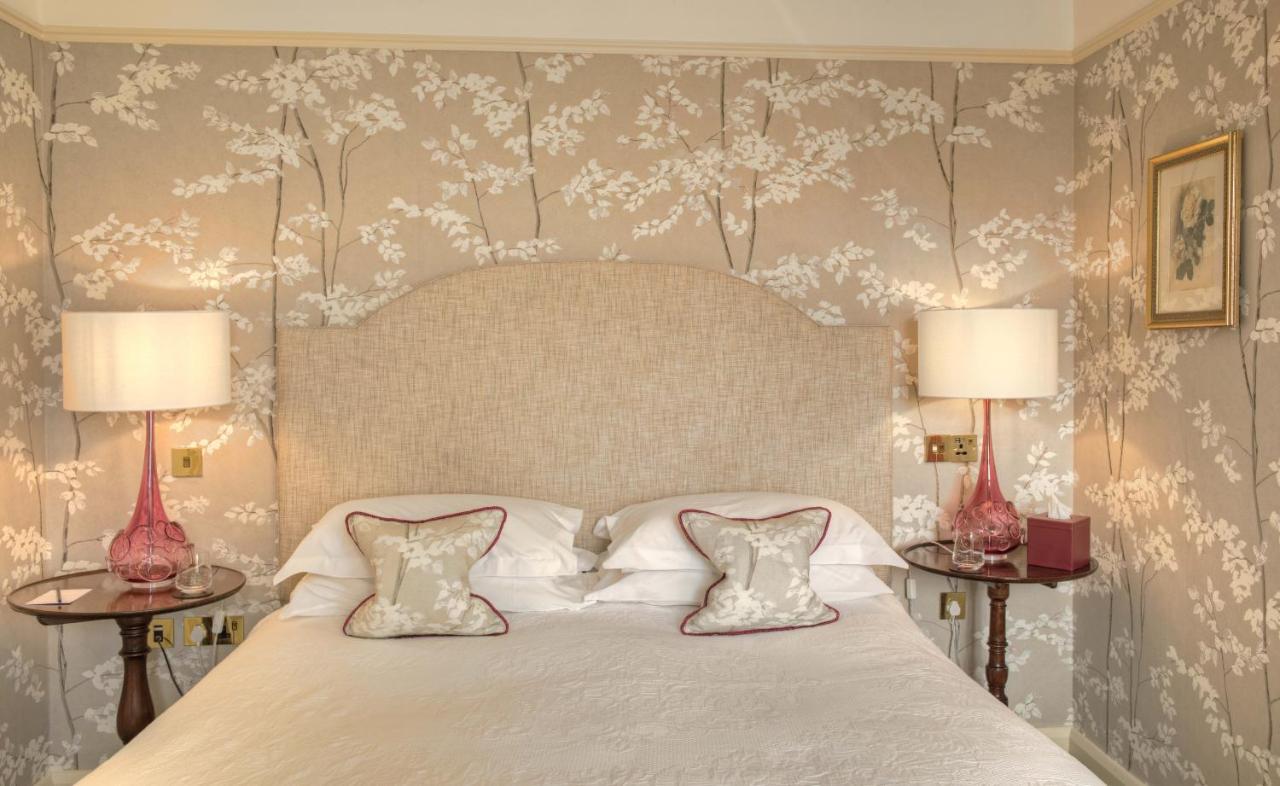 Hotel Gravetye Manor East Grinstead Esterno foto