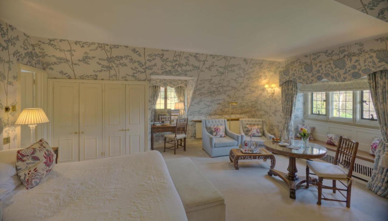 Hotel Gravetye Manor East Grinstead Esterno foto