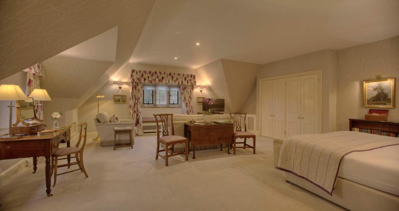 Hotel Gravetye Manor East Grinstead Esterno foto